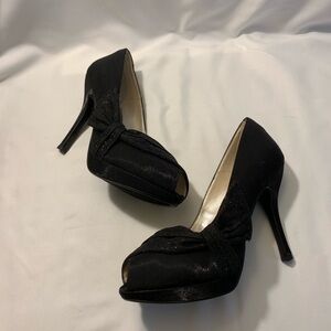 NWOT Caparros Platform Evening Shoe